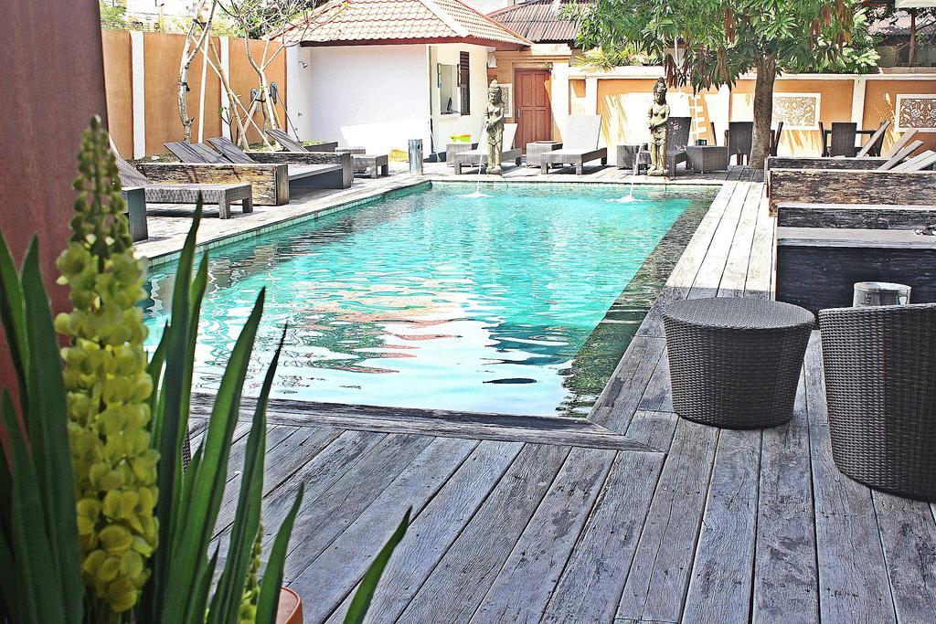 Legian Hostel Mirah מראה חיצוני תמונה