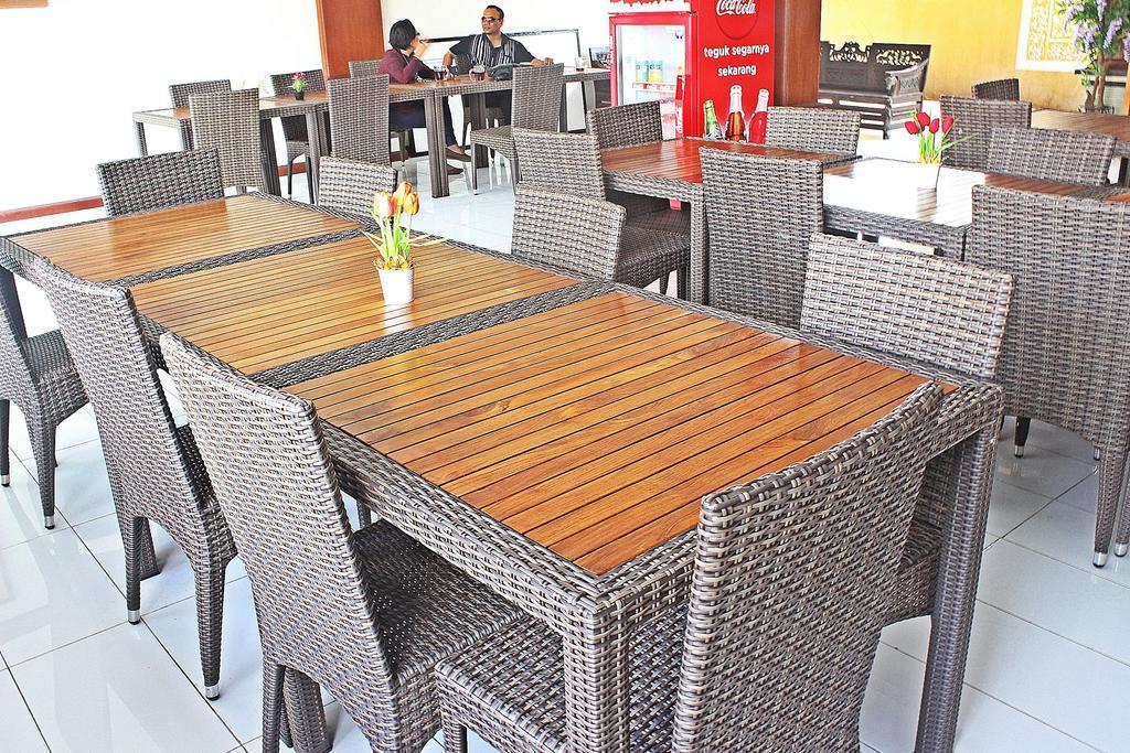Legian Hostel Mirah מראה חיצוני תמונה