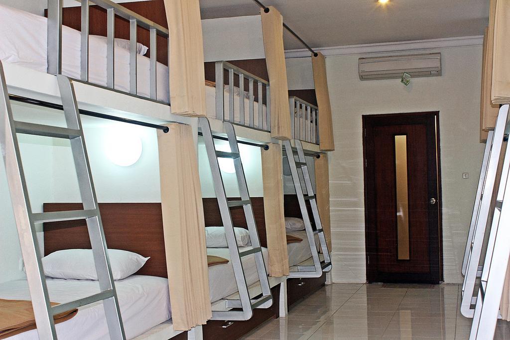 Legian Hostel Mirah חדר תמונה