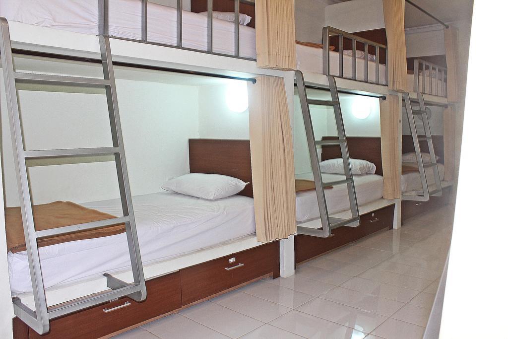 Legian Hostel Mirah חדר תמונה