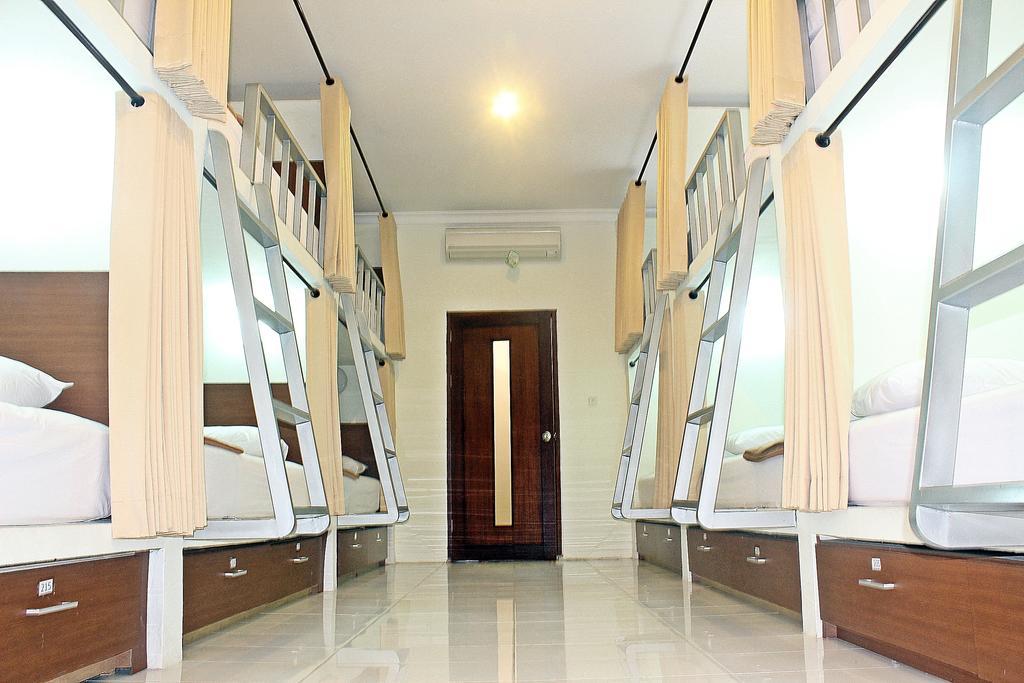 Legian Hostel Mirah חדר תמונה