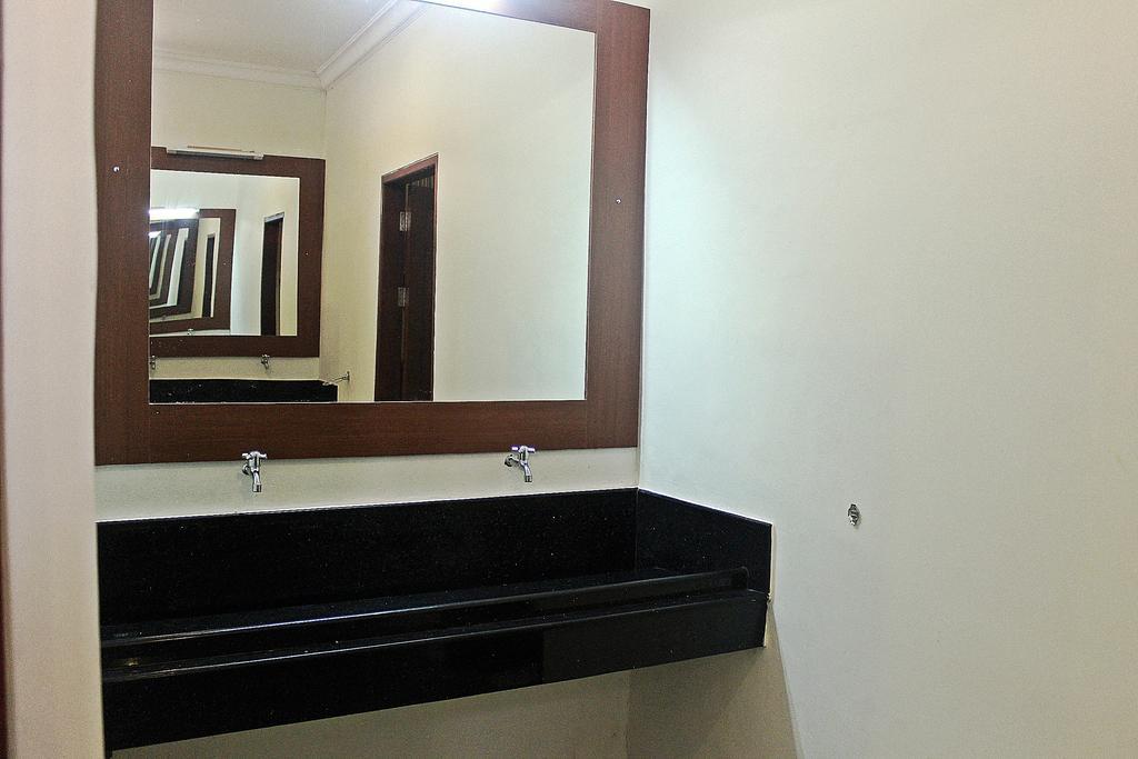 Legian Hostel Mirah חדר תמונה