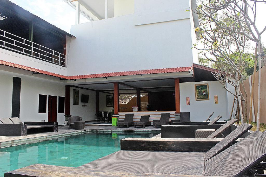 Legian Hostel Mirah מראה חיצוני תמונה