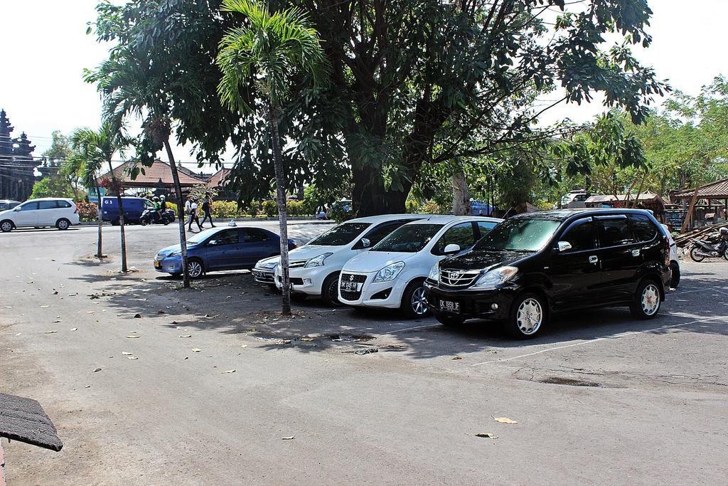 Legian Hostel Mirah מראה חיצוני תמונה