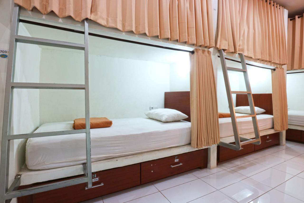 Legian Hostel Mirah מראה חיצוני תמונה