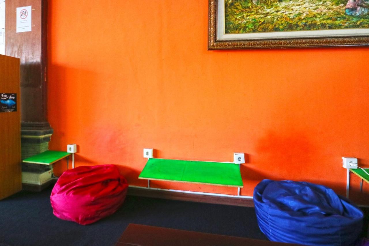 Legian Hostel Mirah מראה חיצוני תמונה