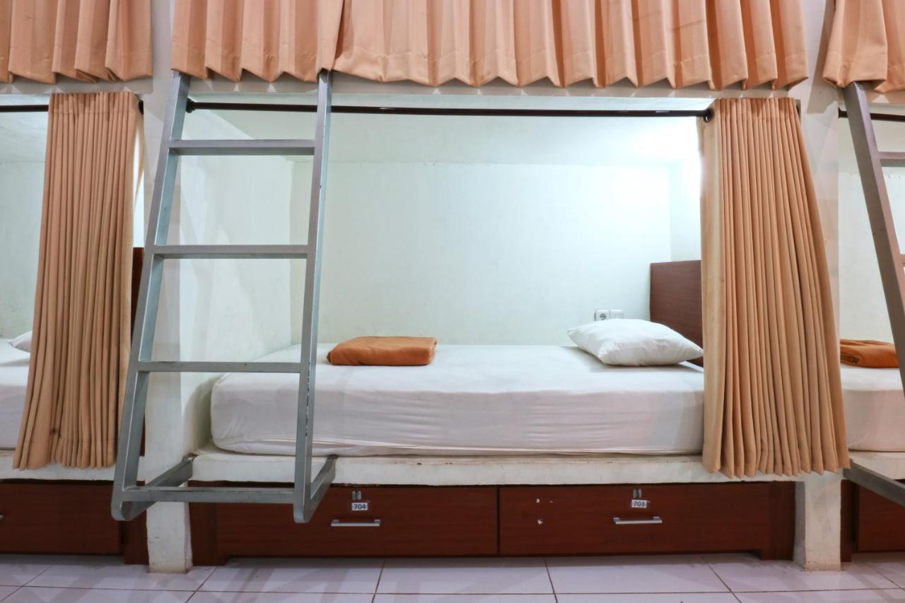 Legian Hostel Mirah מראה חיצוני תמונה