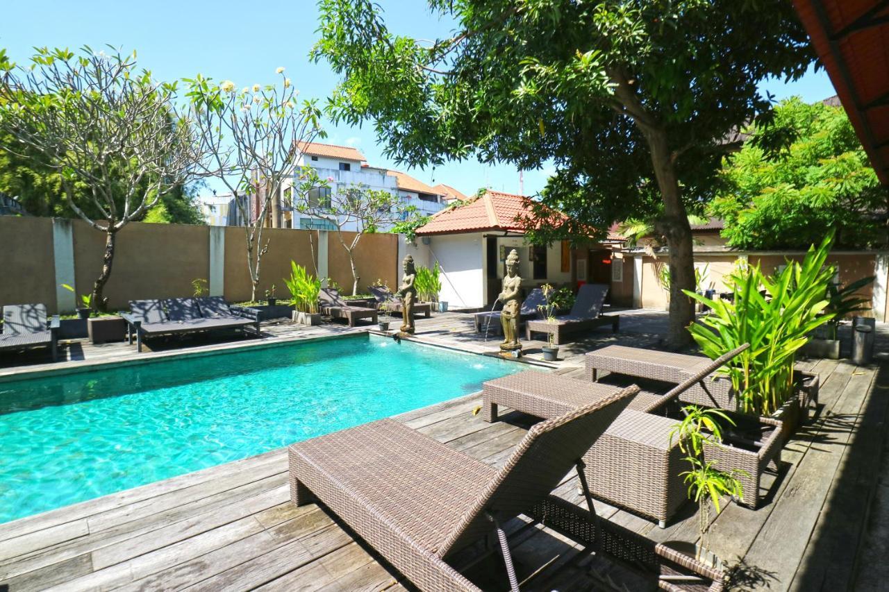 Legian Hostel Mirah מראה חיצוני תמונה