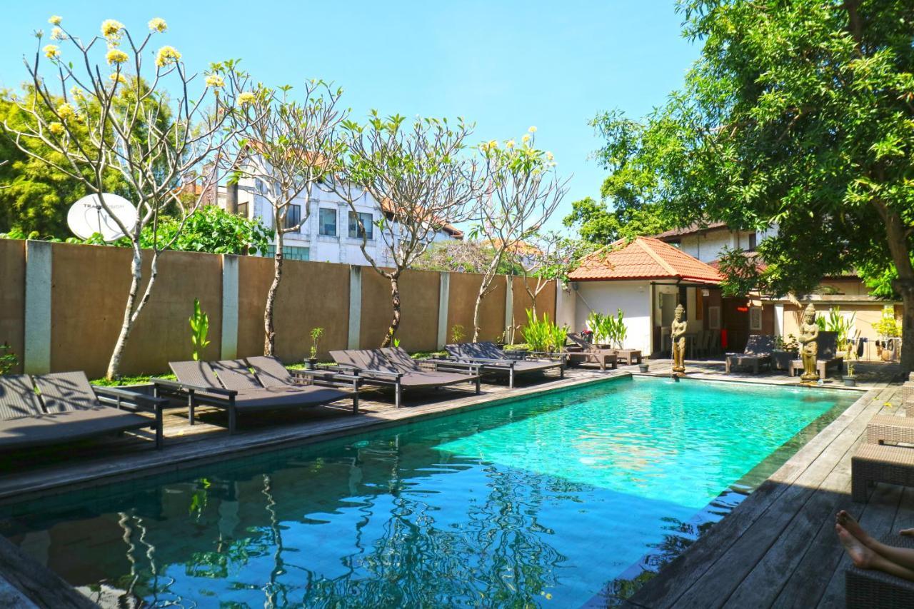 Legian Hostel Mirah מראה חיצוני תמונה