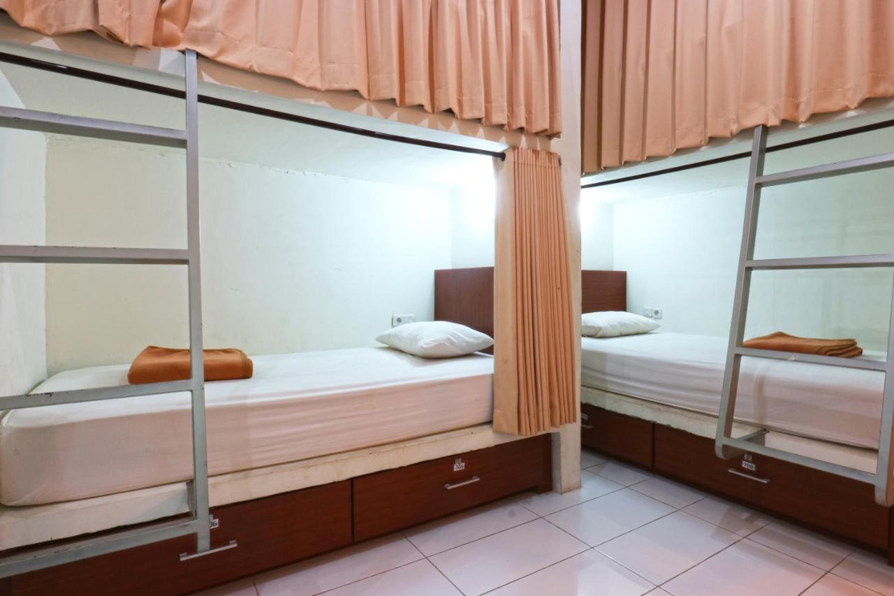 Legian Hostel Mirah מראה חיצוני תמונה
